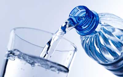 beba agua estrias na gravidez