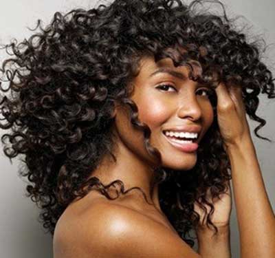 hidratação capilar cabelo com cachos