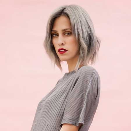 em cabelo escuro
